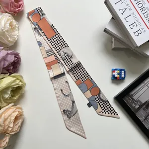 Elegante sciarpa in seta con stampa cavallo vintage e motivi geometrici per borse a mano