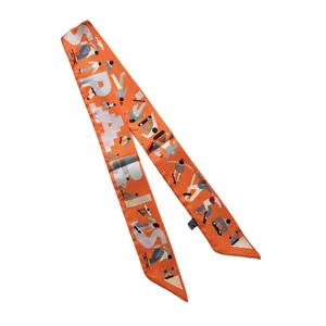 Foulard étroit en polyester orange vif avec motif artistique de personnage de skate