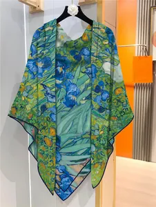 Detailtextur des Van Gogh Iris-Gemäldes auf einem kunstvollen Seidengefühl Schal