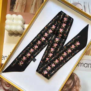 Französischer langer Seidenschal mit Blumenmuster in Schwarz für Haare und Taschen