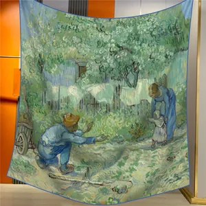Détail de l'imprimé Van Gogh sur châle en velours cachemire avec bords roulés à la main