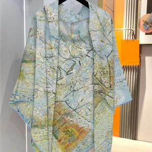 Sciarpa misto seta con stampa pittura Van Gogh Mandorlo in Fiore azzurro