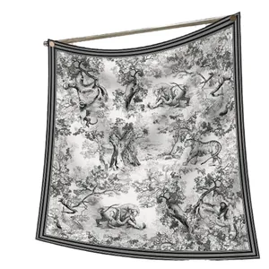Carré de soie rétro français avec motif Toile de Jouy noir et blanc d'animaux de la jungle