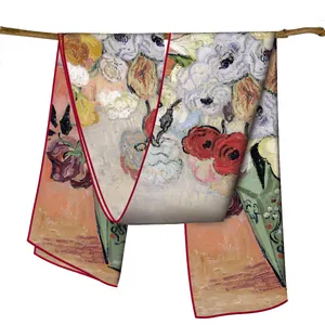 Longue écharpe en soie avec motif de peinture à l'huile florale sur une branche