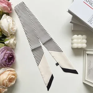 Eleganter schmaler Seidenschal mit schwarzen Streifen auf Creme für Hals oder Tasche