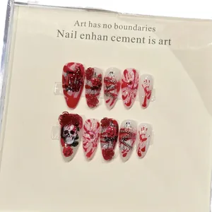 Gothic Press-On Nails mit Teufelsaugen, 3D-Rosen, Totenköpfen und Kettenverzierung