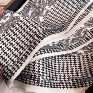 Élégant foulard en mousseline de soie à motifs pied-de-poule paisley et mors pour femme