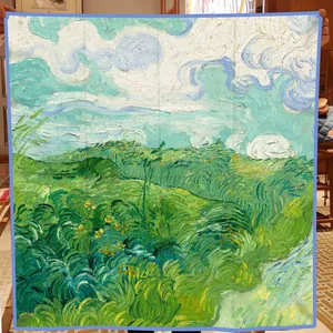Écharpe carrée en soie peinture Van Gogh Champs de blé tenue à deux mains