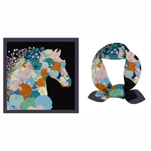 Eleganter Seidenschal aus Hangzhou mit buntem Blumen-Pferdekopfmuster auf Schwarz