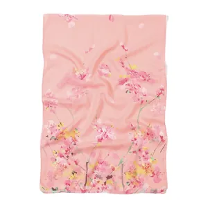 Écharpe en mousseline imprimé floral avec motifs fleurs de cerisier pour protection solaire