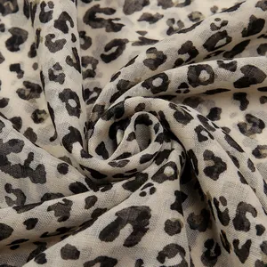 Écharpe imprimé léopard en coton et lin pour femme avec glands, châle léger d'été