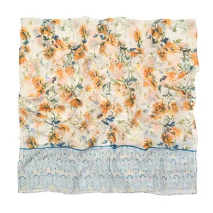 Châle en voile à imprimé floral orange et bleu marine sur fond blanc pour femmes