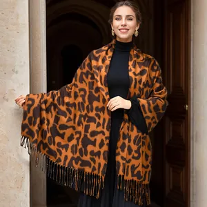Écharpe classique léopard pour femme en simili cachemire épais avec de longs franges