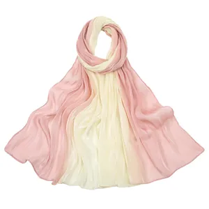 Elegante chal hijab de crepé de seda bicolor en rosa y beige con acabado brillante