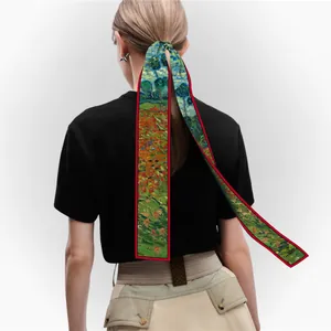 Langes Seidentuch im Van-Gogh-Ölgemäldestil als florales Haarreif-Band getragen