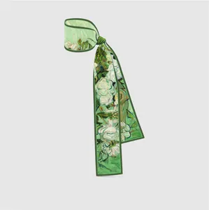 Van-Gogh-Stil Seidenband-Schal mit weißen Rosen-Ölgemälde-Motiven in frischem Grün