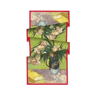 Détail du foulard en soie avec peinture Oléandres de Van Gogh et bordure rouge