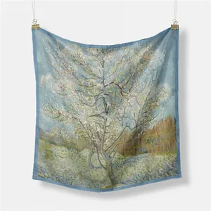 Zijden sjaal met Van Gogh Perzikboom schilderij print en lichtblauwe gerolde randen