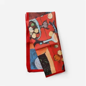 Dettaglio ravvicinato di un foulard in seta con stampe floreali in stile pittura a olio