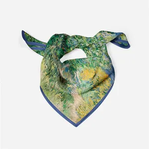 Dettaglio di una sciarpa in seta con pittura a olio di girasoli in stile Van Gogh