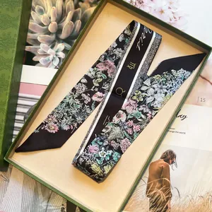 Piccolo foulard in seta floreale in elegante confezione regalo verde Herbarium