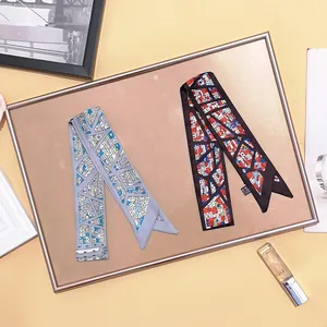 Elegante Satin-Twilly-Schals für Handtaschen mit Stadtmuster in Blau und Rot-Architektur