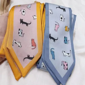Zijdeachtige satijnen smalle sjaal met schattige kattenprints in roze en lichtblauw