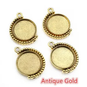 Macro-opname van 16mm antiek gouden hangers met kralenrand voor DIY sieraden maken