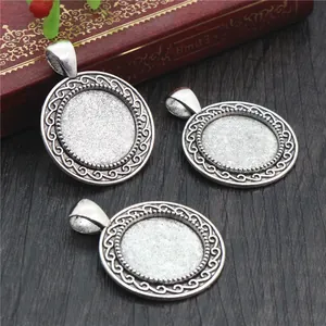 Three pieces of 18mm vintage alloy pendant trays with wavy edges for DIY jewelry making