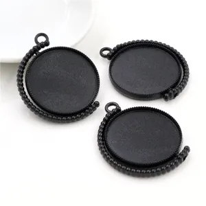 Detail van de 25 mm roterende zwarte legering hanger basis voor DIY sieraden maken