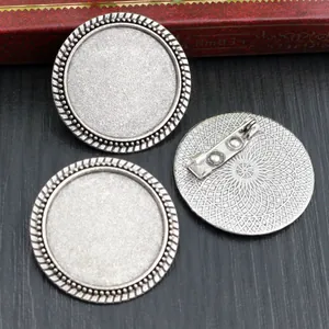 Retro silver alloy 25mm brooch base with decorative rope edge and safety pin back