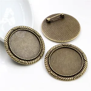 Retro bronze 30mm round alloy brooch base with braided edge and safety pin back for DIY