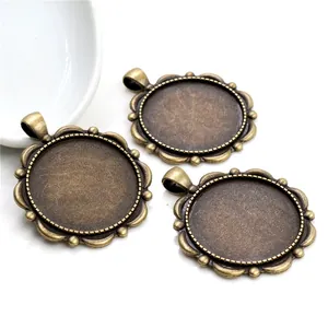 Antique bronze 30mm flower pattern alloy pendant base for DIY jewelry making