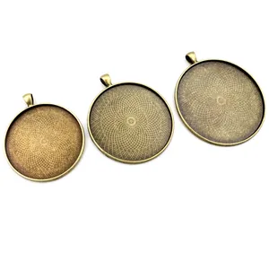 Tres bandejas redondas de aleación de bronce para joyería DIY con diseño de mandala