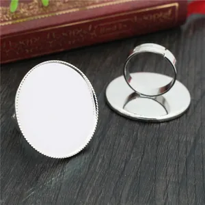 Verstellbarer silberner Ringrohling mit 30-mm-Ovalfassung und Perlenrand für DIY-Schmuck