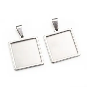 Vue détaillée de supports de pendentifs carrés en acier inoxydable pour bijoux DIY