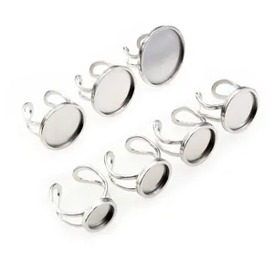 Verstelbare roestvrijstalen ringbasis met ronde platte trays voor DIY-sieraden maken
