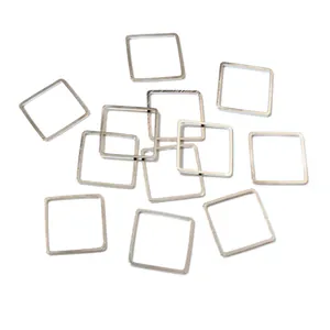 Set mit zwölf silbernen quadratischen Metallrahmen für DIY-Ohrring-Schmuckherstellung