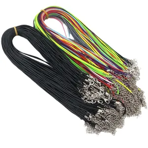 Collares de cordón encerado de 1,5 mm de colores con cierres de mosquetón y cadenas