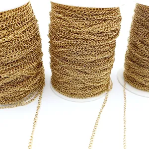 Goldene Gliederkette auf Spule für DIY-Schmuckherstellung und Halskettenzubehör
