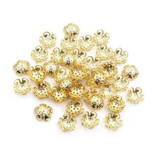 50er-Pack goldene Perlenkappen aus Edelstahl in Blumenform für DIY-Schmuckherstellung