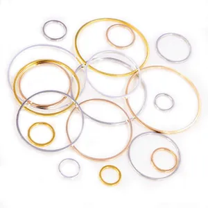 Dettaglio di cerchi per orecchini in rame placcato oro, argento e oro rosa per DIY