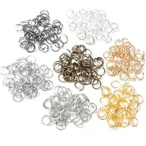 Sortiment an offenen Biegeringen aus Eisen für DIY-Schmuck in verschiedenen Metalltönen