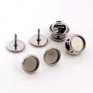 Dettaglio di spille in acciaio inossidabile argento con chiusura a farfalla DIY