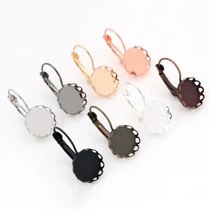 Bases para pendientes con borde de encaje en ocho acabados metálicos para joyería DIY