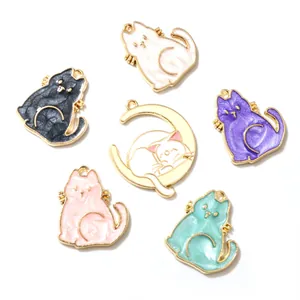 Set mit 6 bunten Emaille-Katzenanhängern mit Goldmetallsockel für DIY-Schmuckherstellung