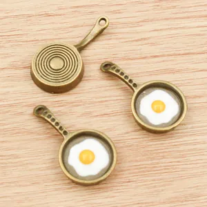 Bronzen legering koekenpan bedeltjes met gebakken ei voor DIY sieraden maken