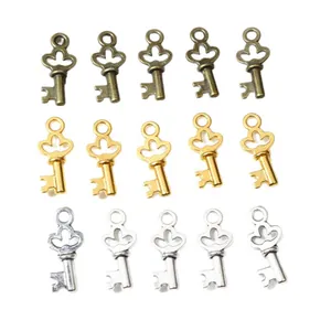 Set aus 15 Vintage Kleeblatt Schlüsselanhängern aus Legierung in Bronze, Gold und Silber für DIY
