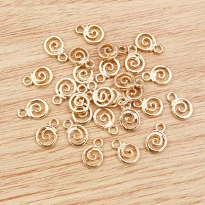 Goldene Spiralanhänger für DIY-Schmuckherstellung mit kreisförmigem strukturiertem Design