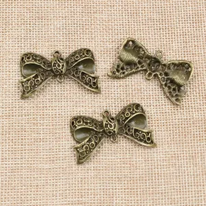 Antike Bronze-Schleifenanhänger mit zwei Schlaufen für DIY-Schmuck und Halsketten